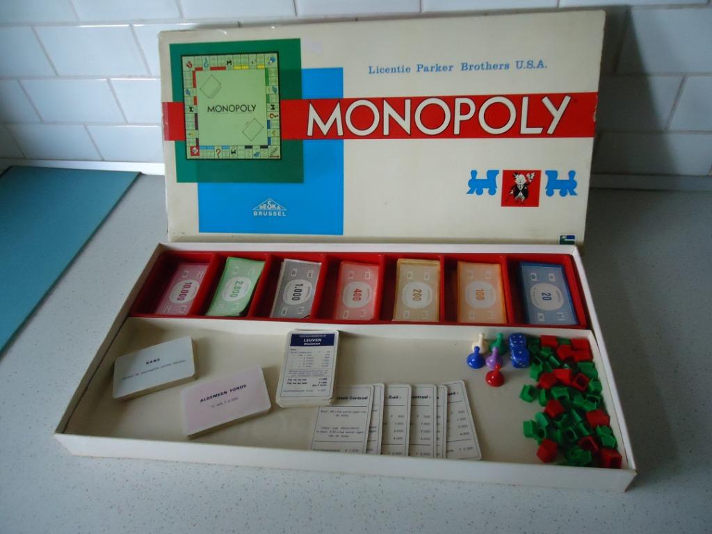 Vintage "Monopoly" van Deska Brussel in Prima Staat., Trois ou quatre joueurs, Enlèvement ou Envoi, Comme neuf, Deska