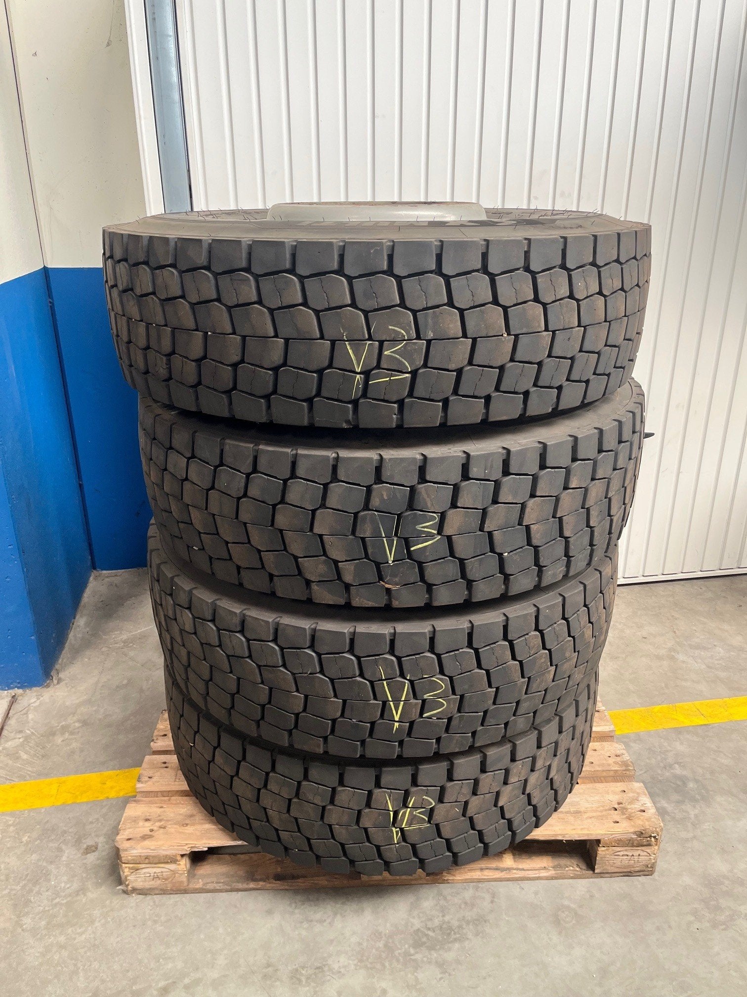 Diversen 4 x XmultiHD 315/80R22,5, Utilisé, Autres marques, Autres pièces automobiles