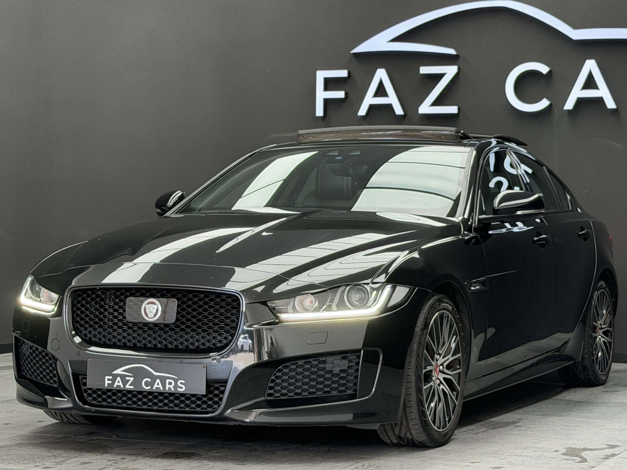Jaguar XE 2.0 T Landmark Edition * 1ER PROP + CUIR + GPS *, Auto's, Jaguar, Automaat, 4 deurs, Achterwielaandrijving, Gebruikt