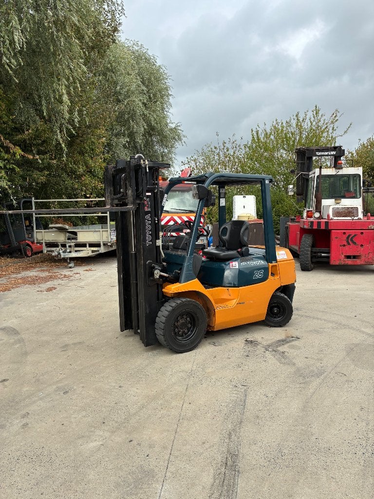 Toyota heftruck 2,5 ton diesel, Zakelijke goederen, Machines en Bouw | Heftrucks en Intern transport, Ophalen, Diesel, Heftruck