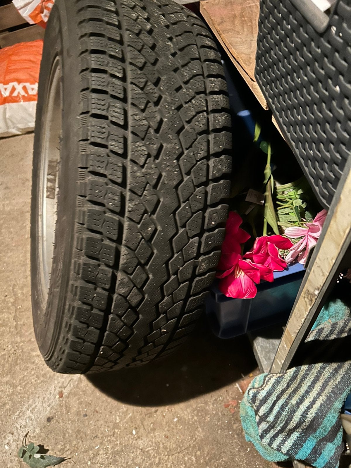 Pneus d'hiver (4 pièces). 2 yokohama et 2 michelin, Enlèvement, Comme neuf