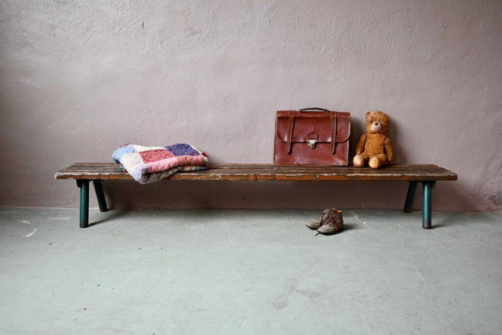 Banc d'école vintage années 60, Vintage, Brun, Enlèvement, Utilisé