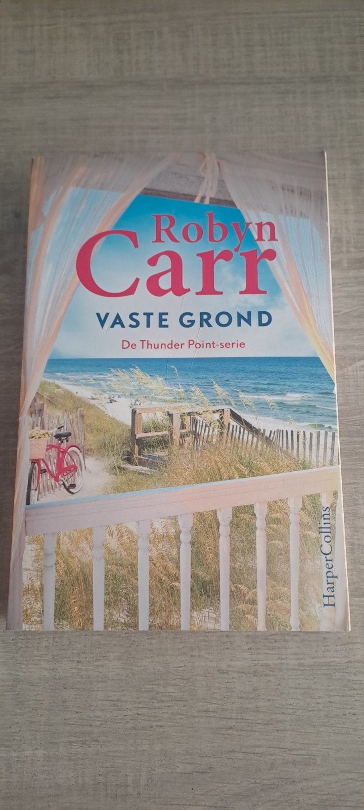 Robyn Carr - Vaste grond, Enlèvement ou Envoi, Comme neuf, Robyn Carr