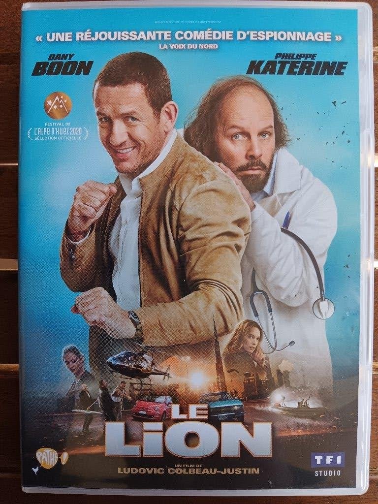 )))  le Lion  //  D. Boon / P. Katerine  (((, Comédie d'action, Enlèvement ou Envoi, Tous les âges, Français