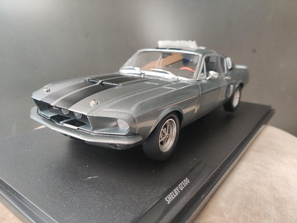 Ford Mustang Shelby Gt500 Solido 1/18e neuve, en boîte., Hobby en Vrije tijd, Modelauto's | 1:18, Ophalen of Verzenden, Nieuw
