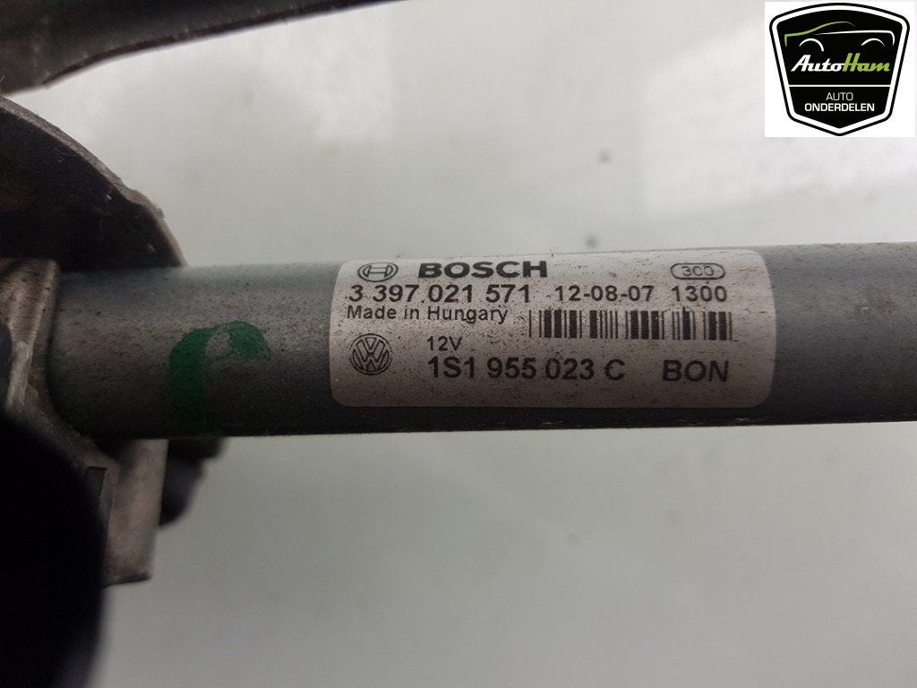 MOTEUR + TRINGLERIE ESSUIE GLACE AVANT Volkswagen Up! (121), Autos : Pièces & Accessoires, Robert Bosch AG, Volkswagen, Utilisé