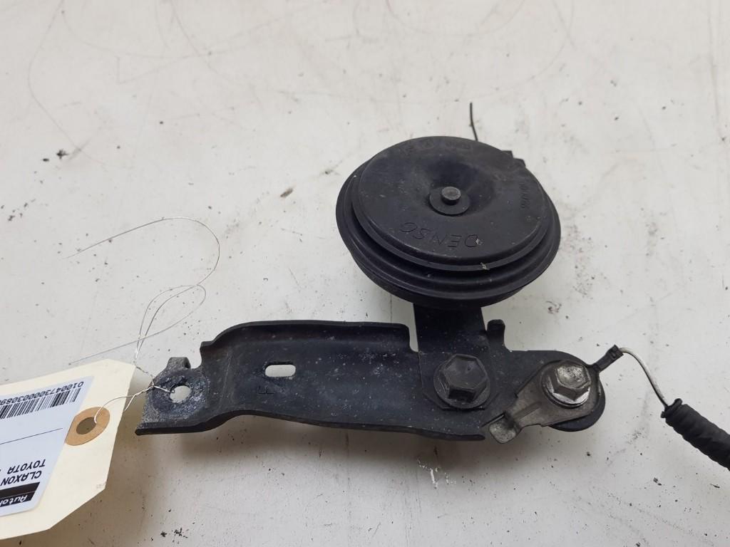 CLAXON Toyota Yaris Cross (PB1 / PJ1) (|865200D050|), Auto-onderdelen, Gebruikt, Toyota