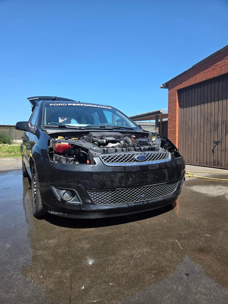Ford fiesta 2006 voor en achterbumper, Ophalen, Gebruikt, Voor, Ford