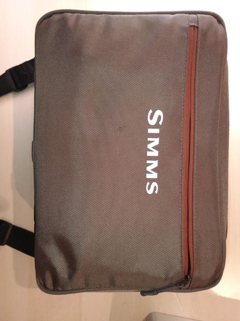 Simms, draagtas, Ophalen