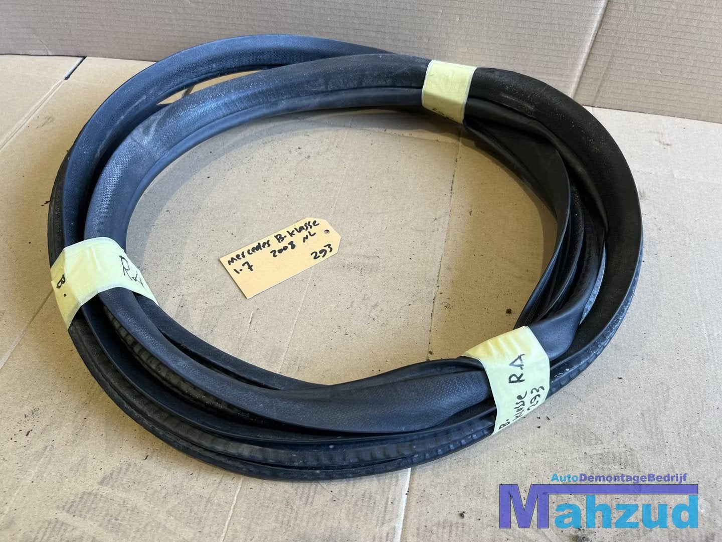 MERCEDES B-klasse W245 rechts achter deurrubber 2005-2011, Gebruikt, Mercedes-Benz AG, Mercedes-Benz, Mercedesstrasse 120
70372  Stuttgart, DE