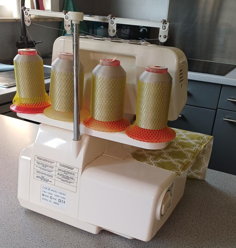 Overlock naaimachine, Ophalen, Zo goed als nieuw, Naaimachine, Overige merken