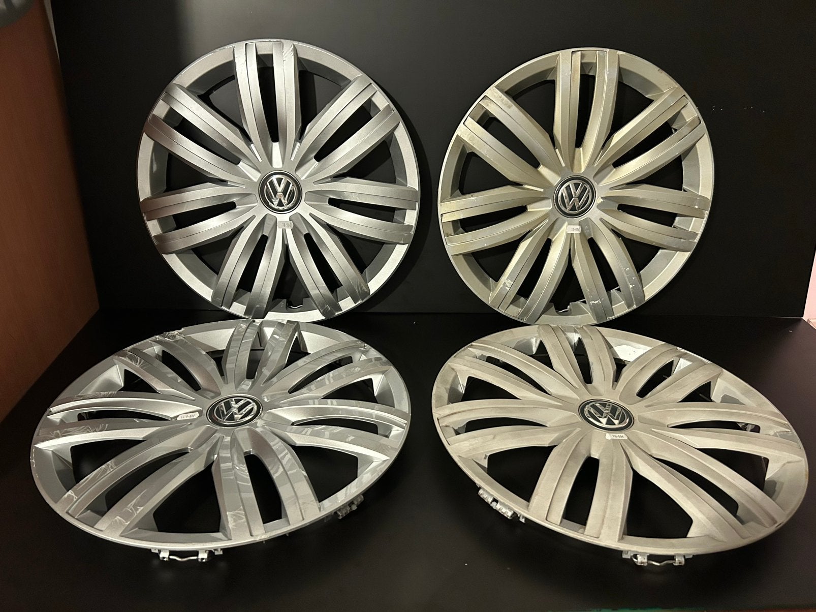 4 enjoliveurs d’origine vw caddy passat touran 16", Enlèvement ou Envoi, Utilisé