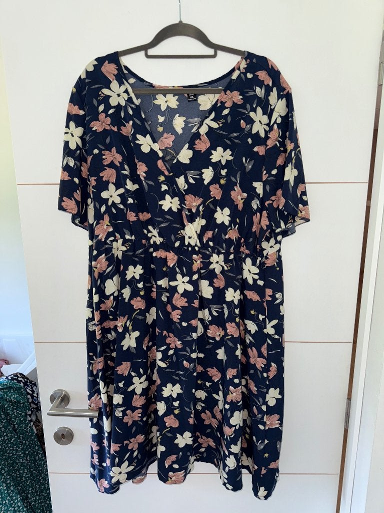 Robe Shein Curve bleu à motifs fleurs, Kleding | Dames, Grote Maten, Blauw, Jurk, Nieuw, Ophalen of Verzenden
