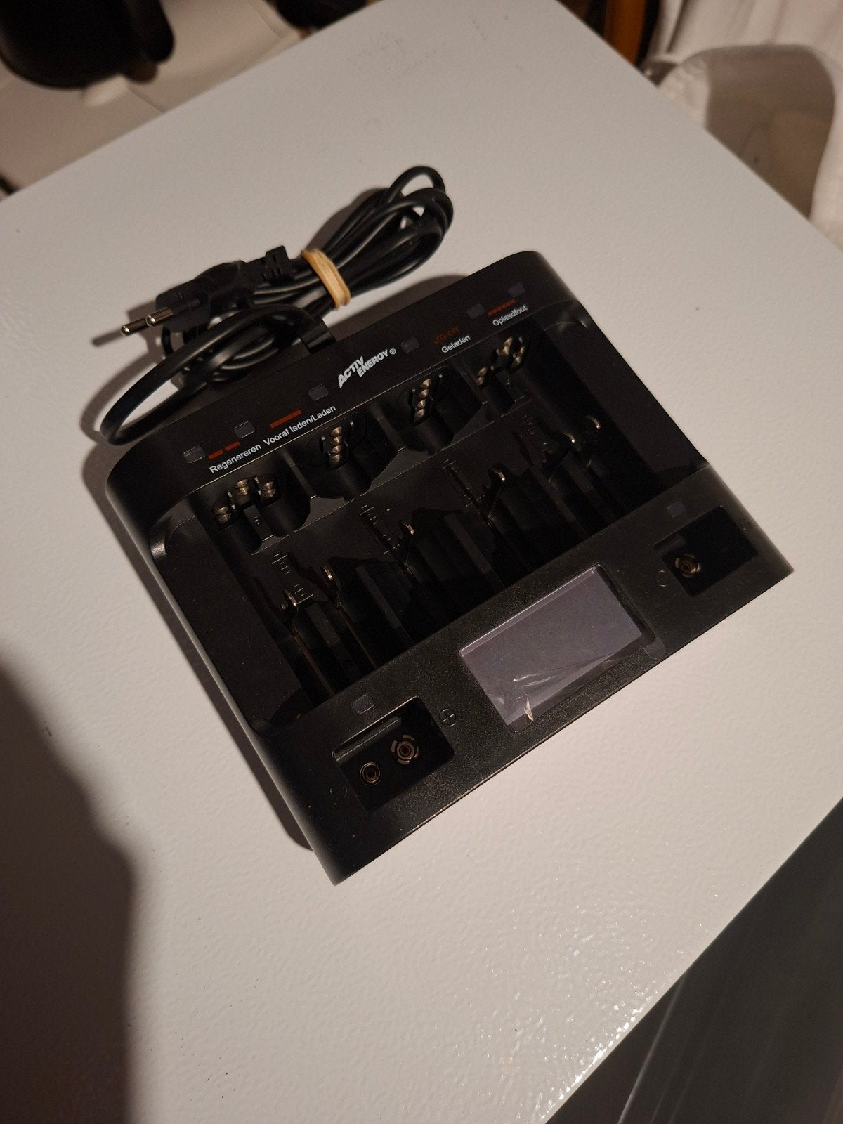 Activ Energy Universele Accu-snellader met LCD-scherm (MD 85, Ophalen, Nieuw