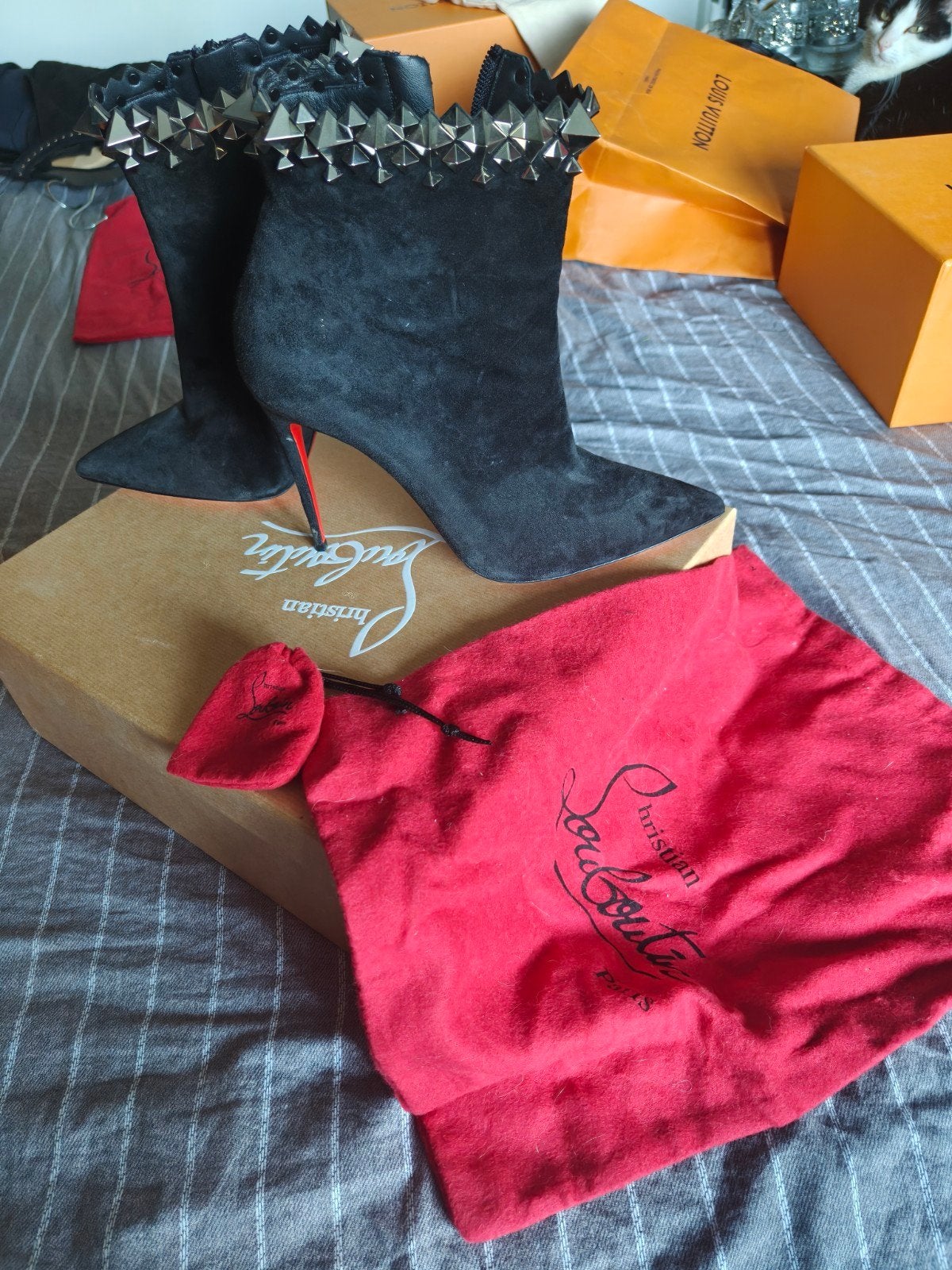 Christian Louboutin limited edition, Ophalen
