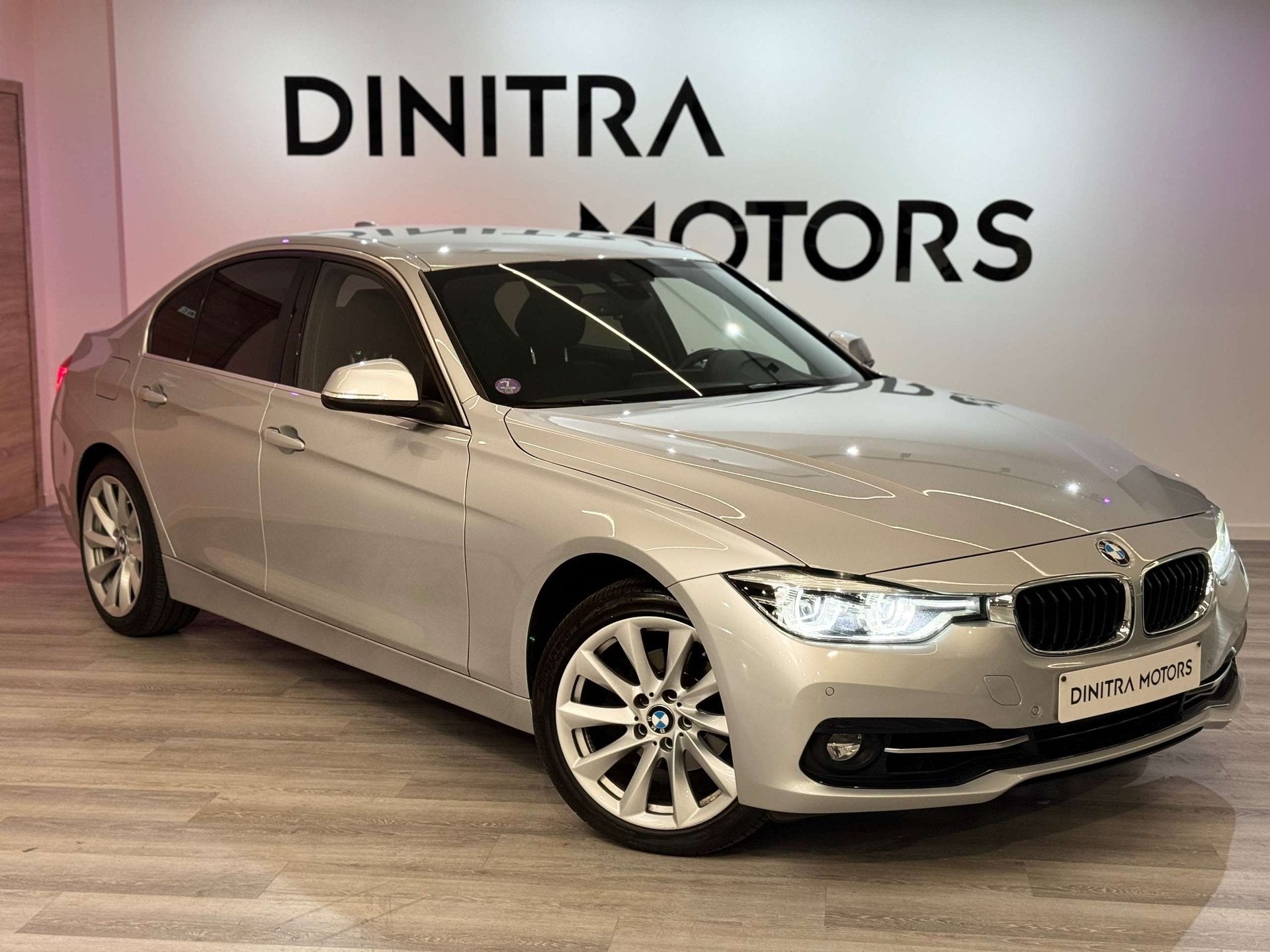 BMW 318 Sport - Carplay/Cruise/LED/Memoryztl/*Topstaat, Autos, 100 kW, Argent ou Gris, Entreprise, Entretenue par le concessionnaire