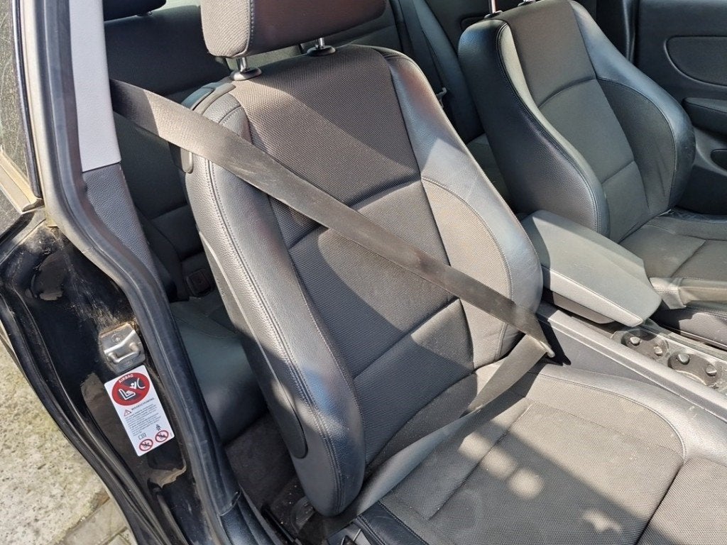 CEINTURE DE SECURITE AVANT DROIT BMW 1 serie (E82), Utilisé, BMW, Petuelring 130
80809  München, DE, Bayerische Motoren Werke AG