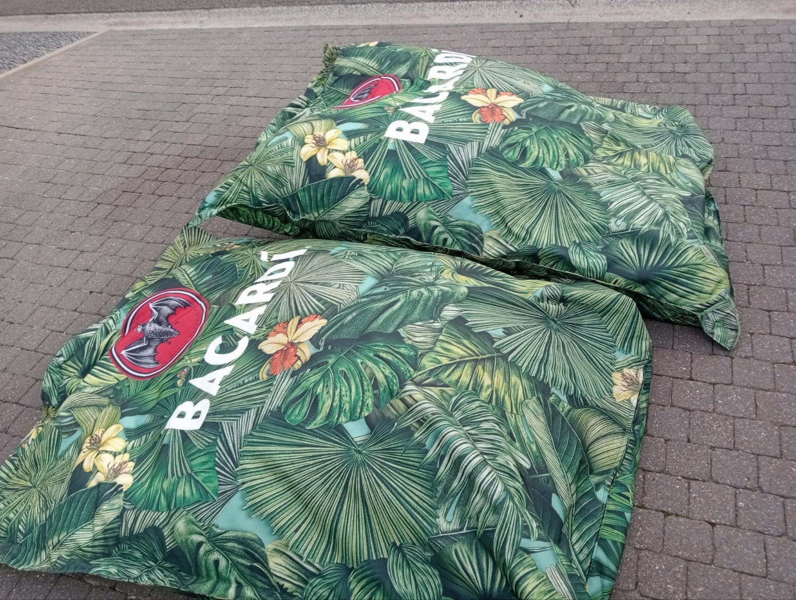 2 Bacardi zitzakken, Tuin en Terras, Ophalen