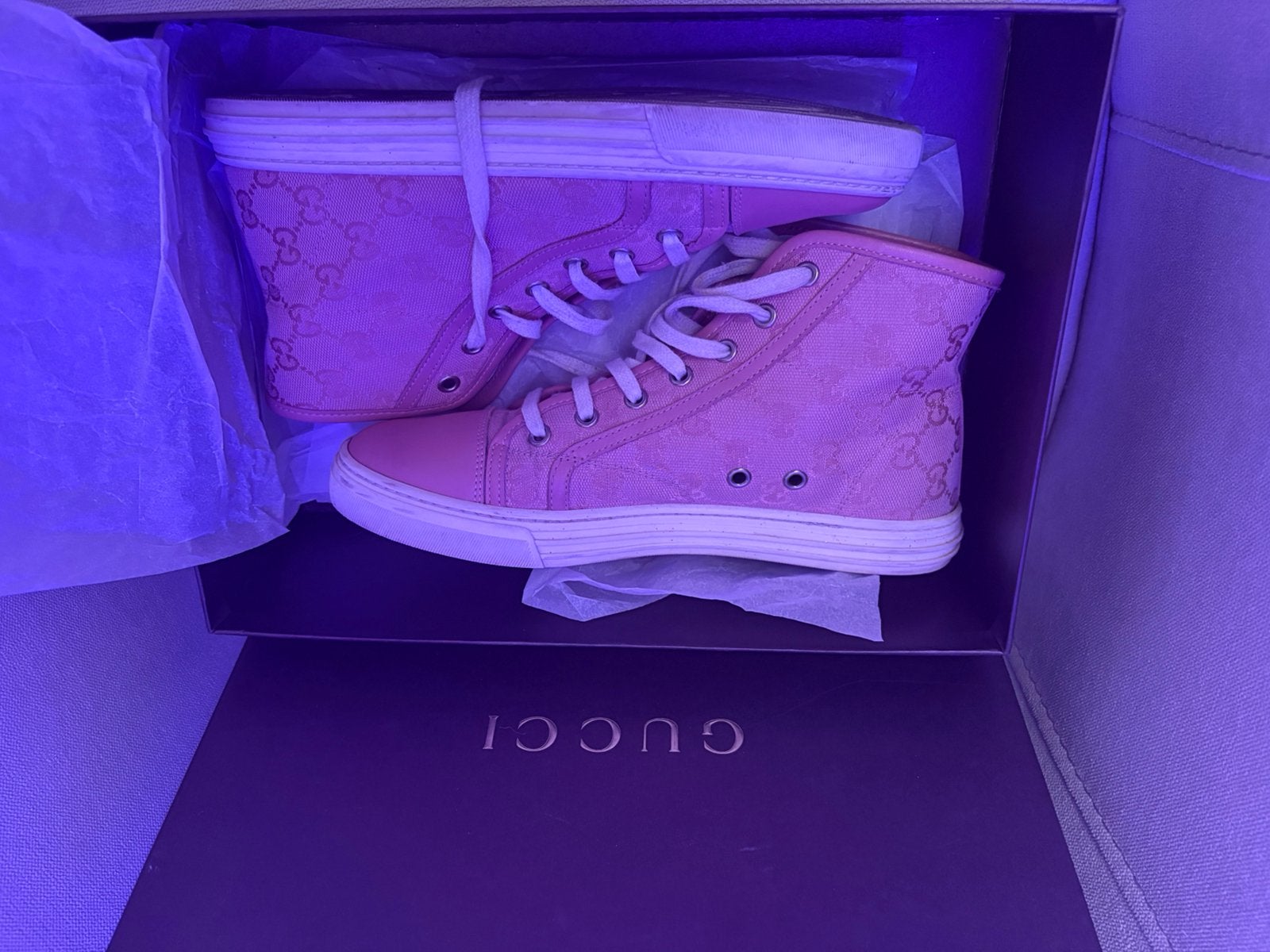 Gucci rose, Vêtements | Hommes, Enlèvement ou Envoi, Autres couleurs, Comme neuf, Baskets