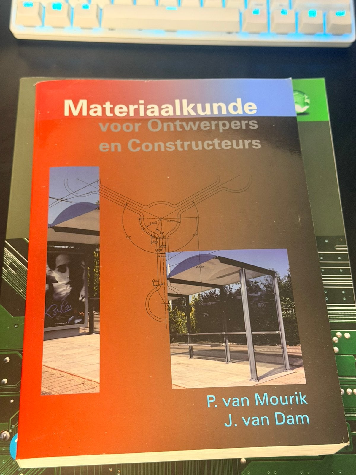 Materiaalkunde voor Ontwerpers en Constructeurs, Ophalen, Zo goed als nieuw