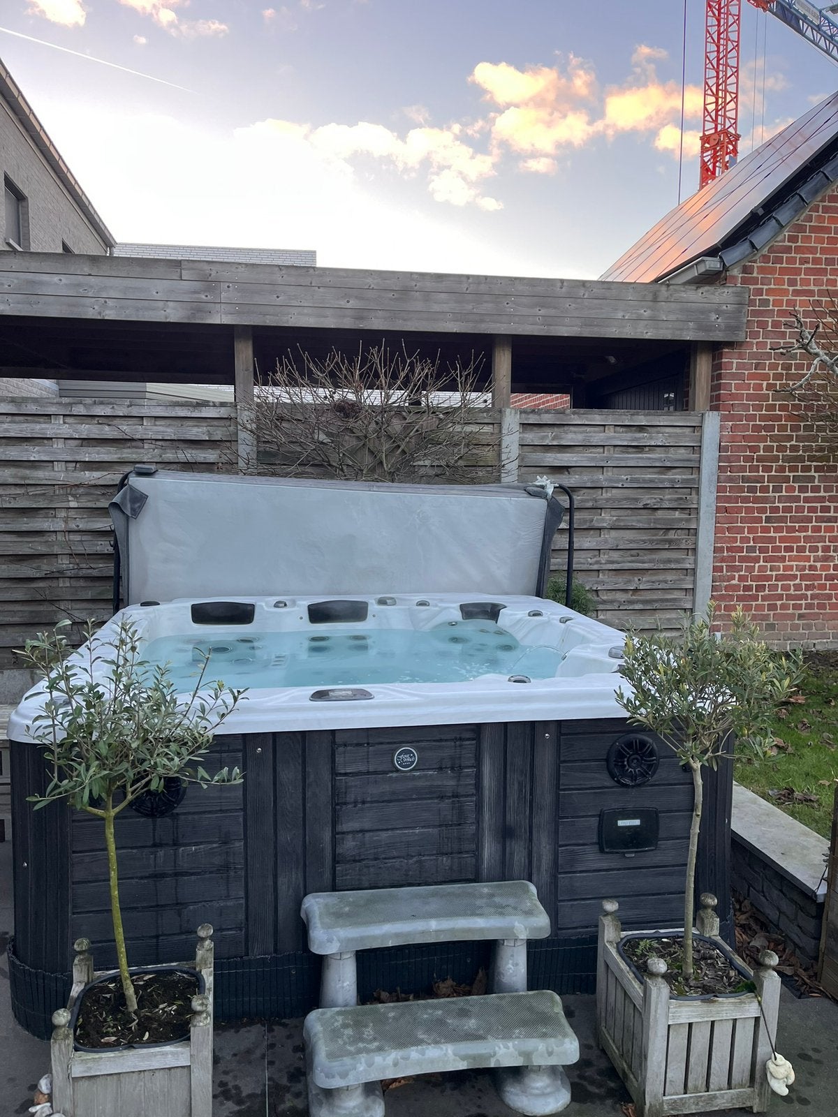 Jacuzzi four winds, Enlèvement, Utilisé, Fixé