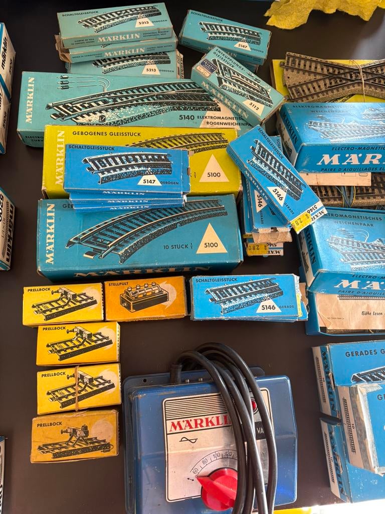 MARKLIN HO VINTAGE GEBOGEN RAILSCHAKELAARS IN DOOS, Hobby en Vrije tijd, Ophalen of Verzenden, Zo goed als nieuw, Rails, Märklin