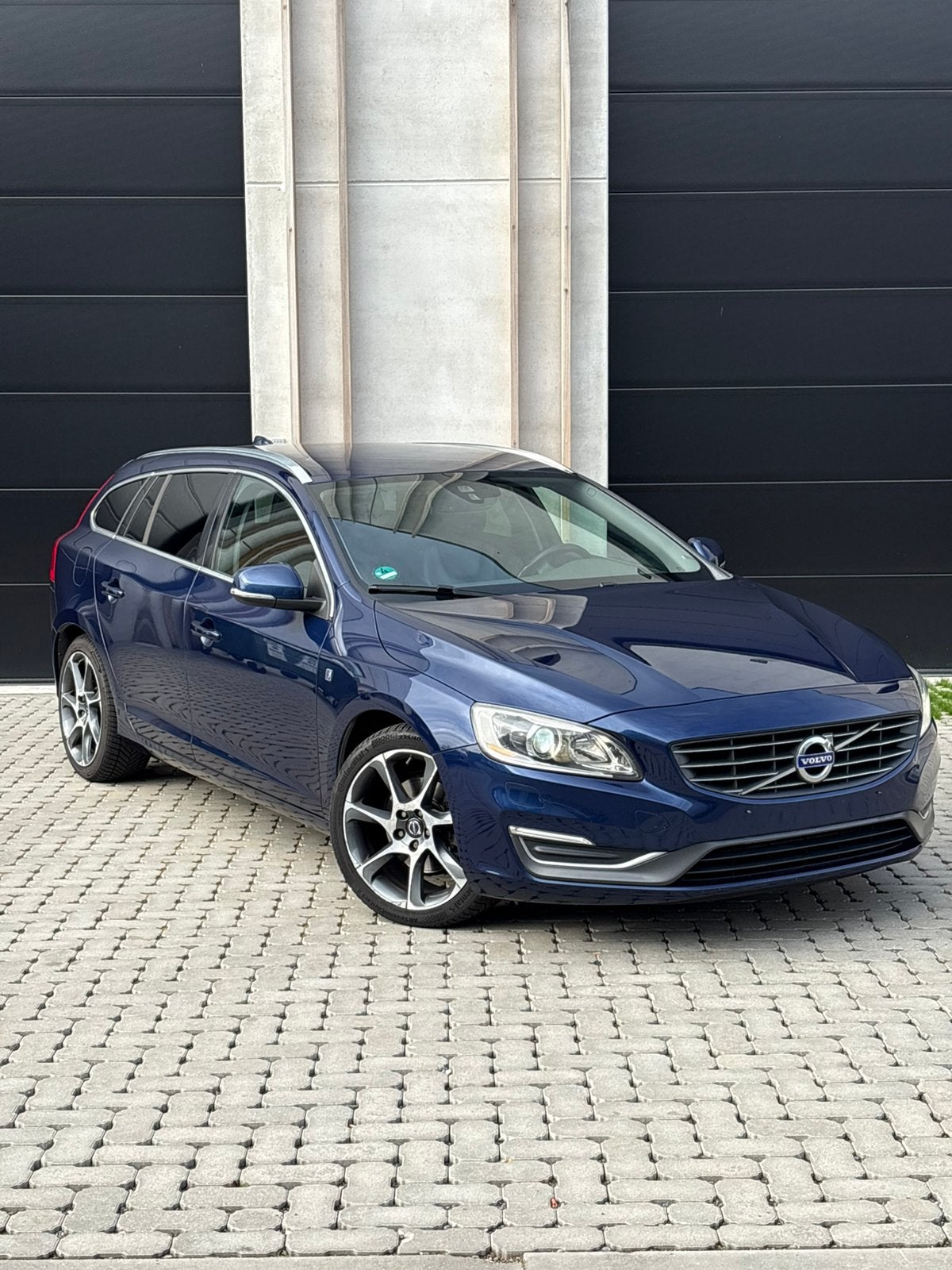 VOLVO V60 D4 // OCEAN RACE //128.XXX KM//12 MAANDEN GARANTIE, Autos, Cuir, Achat, Euro 6, Boîte manuelle