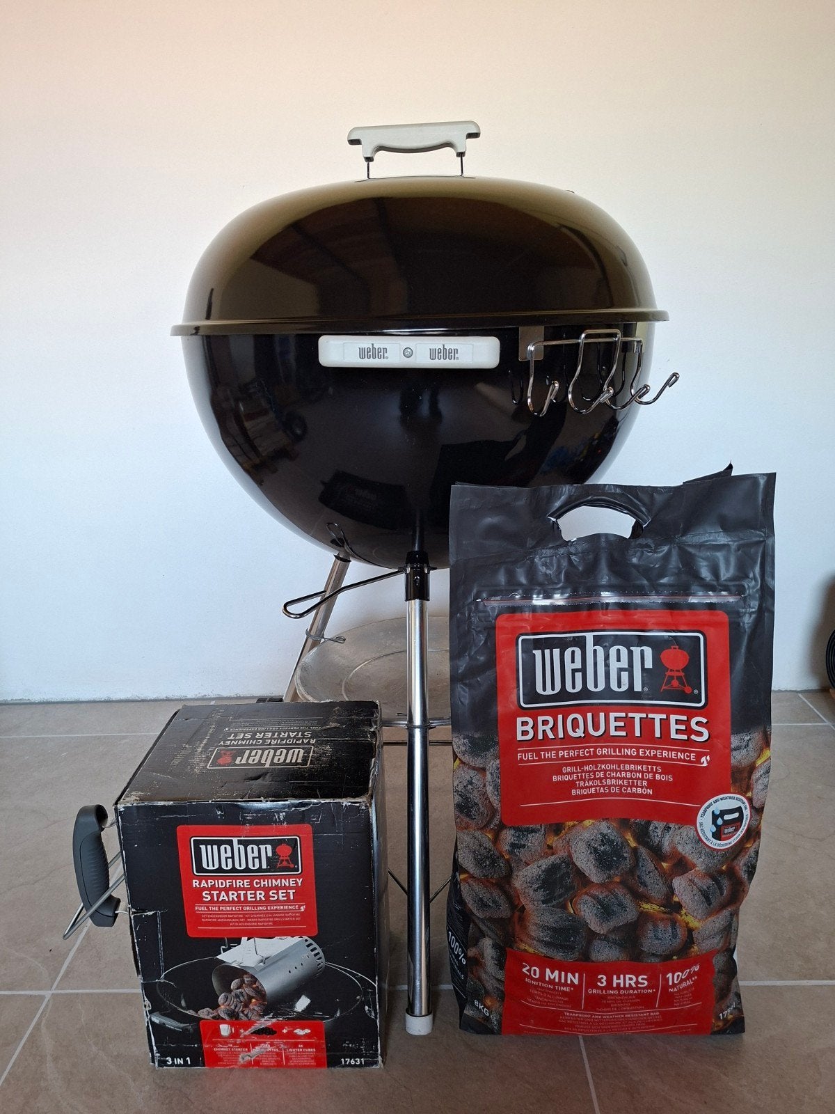 Weber houtskoolbarbecue 57 cm, Ophalen, Zo goed als nieuw, Weber, Met accessoires