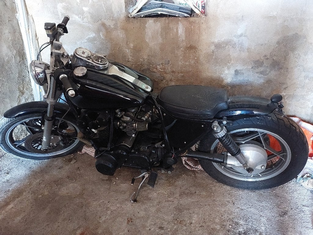Moto retro vintage (cafe racer), Permis Moto A, Occasion, 4 cylindres, 12 à 35 kW
