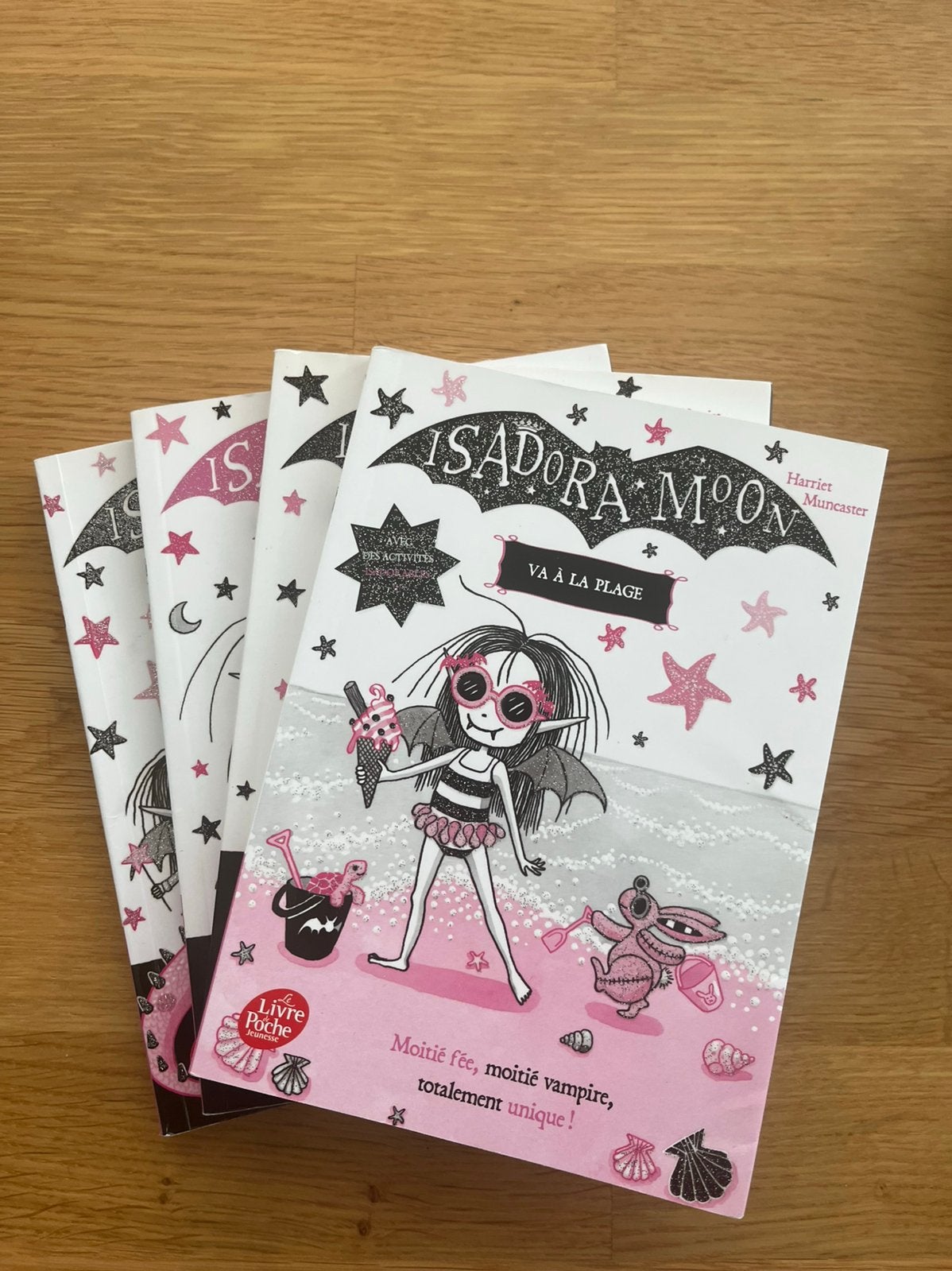 Livres Isadora Moon - lot de 4, Enlèvement, Comme neuf