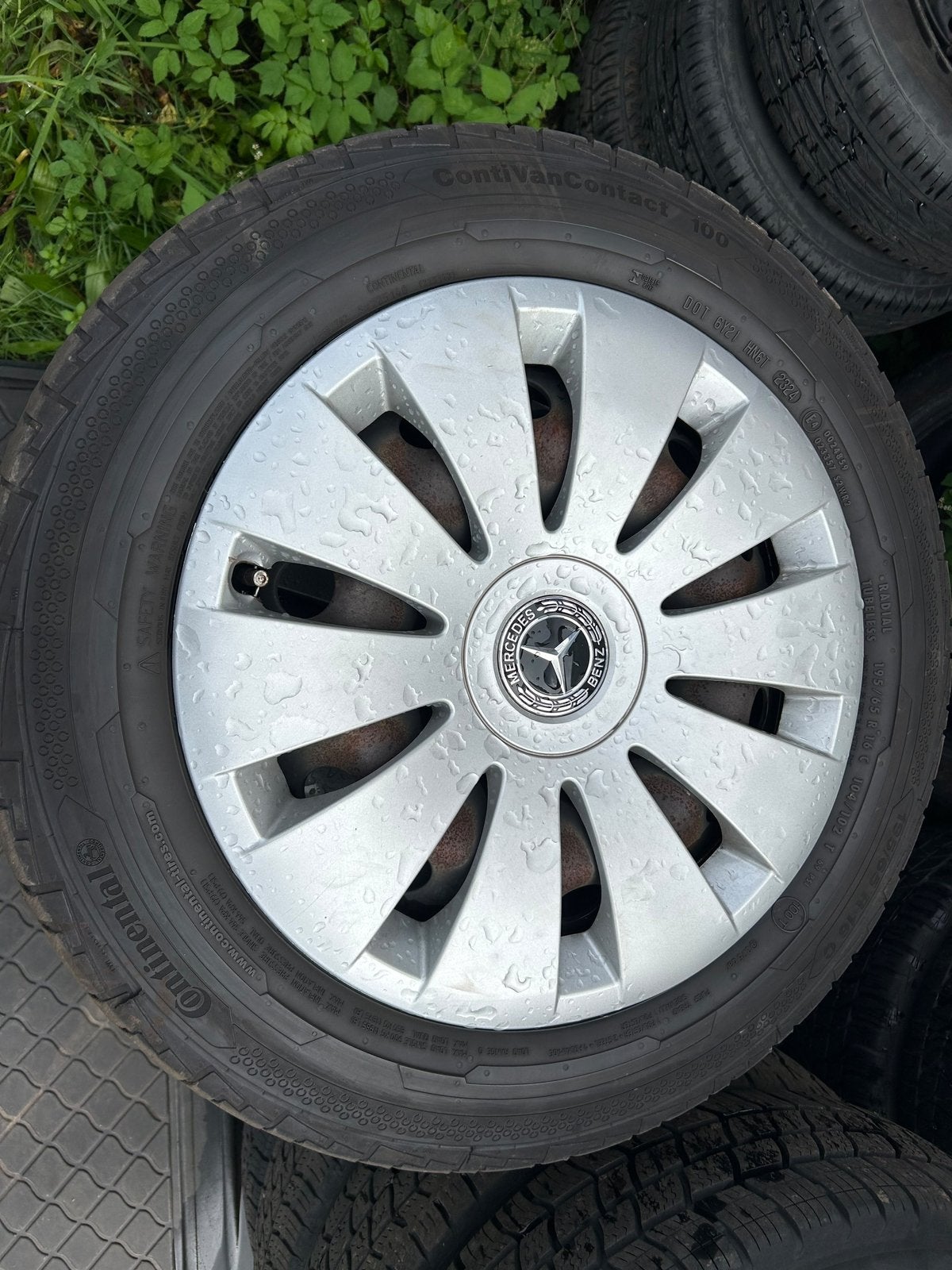 Mercedes Vito velgen met banden 16 inch, Ophalen, Zo goed als nieuw