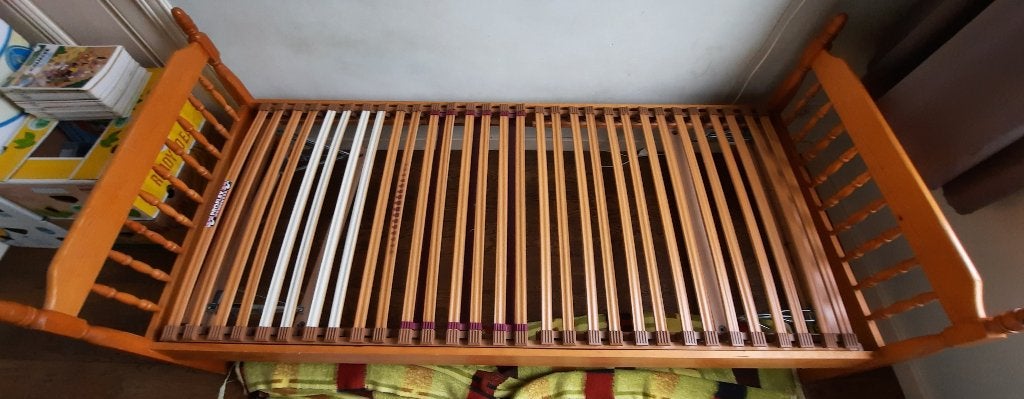 1 persoons bed + Matras + Latten Bodem, Ophalen, 90 cm, Eenpersoons, Bruin