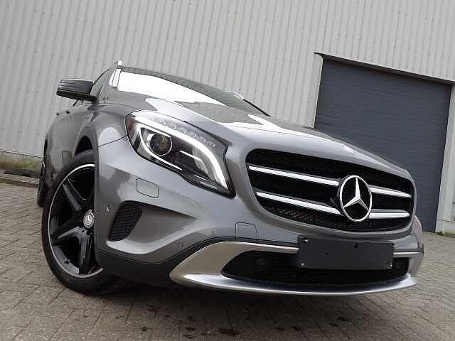 Mercedes-Benz GLA 200 d  Edition1, Autos, Argent ou Gris, Achat, Entreprise, Boîte manuelle