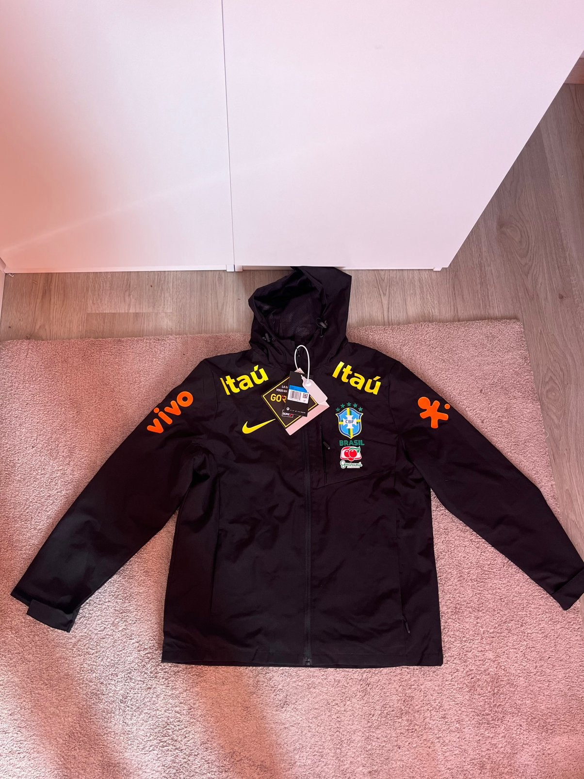 Veste Nike Brésil CBF noir collector S, Vêtements | Hommes, Enlèvement ou Envoi, Neuf, Taille 46 (S) ou plus petite, Noir