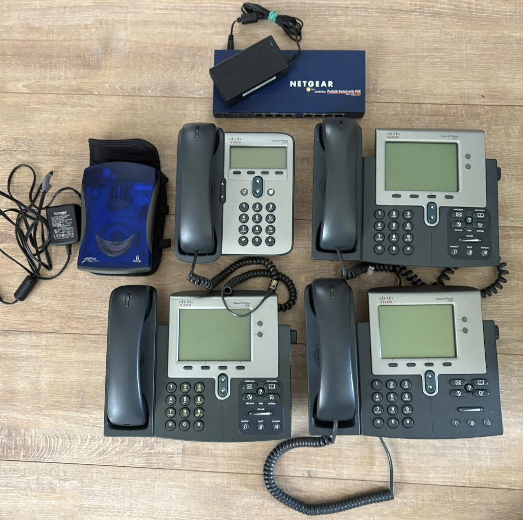 Lot Cisco IP Phones + Switch PoE –PBX, VoIP !, Ophalen of Verzenden, Gebruikt