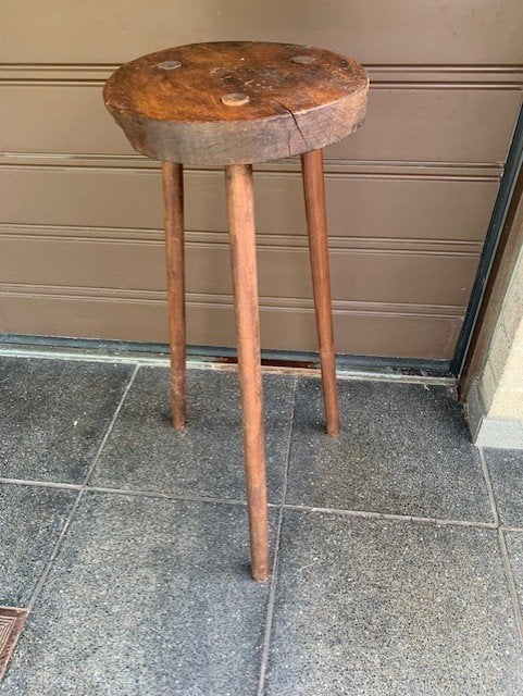 Tabouret rustique en bois hauteur 75 cm , diamètre 30 cm, Enlèvement, Comme neuf, Bois
