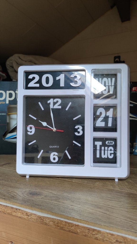 Perel Wall Flip Clock Retro 33x33x10, Ophalen of Verzenden