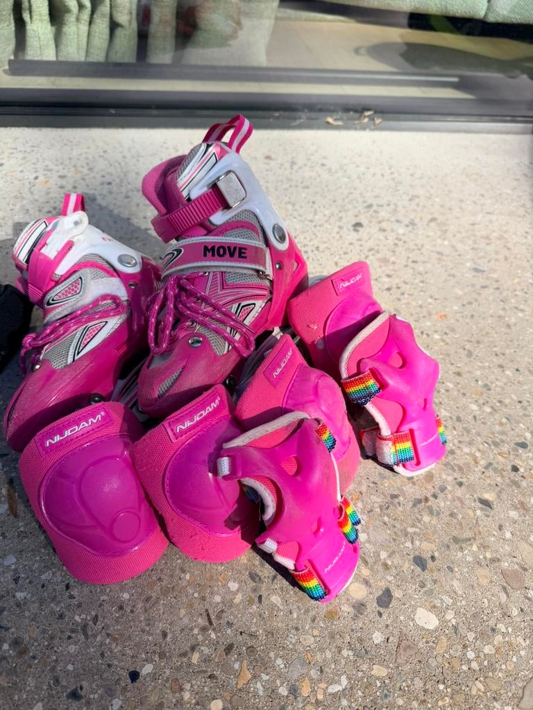 Inline skate girls+knie/elleboog/pols beschermers maat 30-33, Sport en Fitness, Skeelers, Ophalen, Zo goed als nieuw
