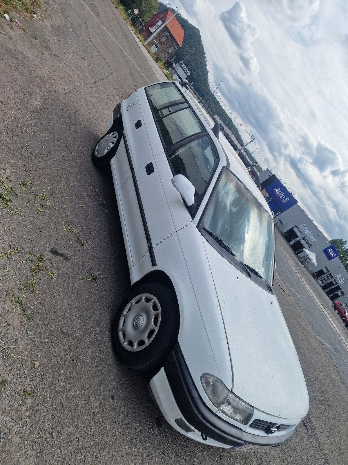 opel astra break 1.4i 90000km prêté à immatriculé ancêtres, Autos, Oldtimers & Ancêtres, Achat, Boîte manuelle, Noir, 5 portes