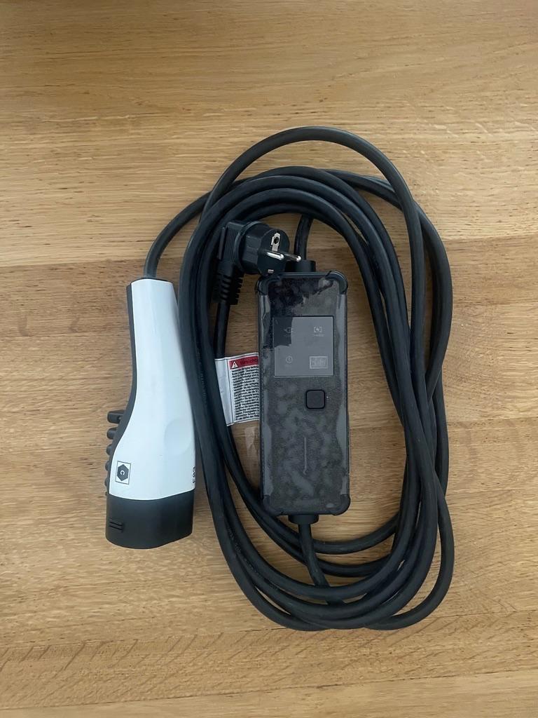 Chargeur EV universel  type 2 - compatible panneaux solaires, Enlèvement ou Envoi, Neuf, Borne de recharge et Câble de charge