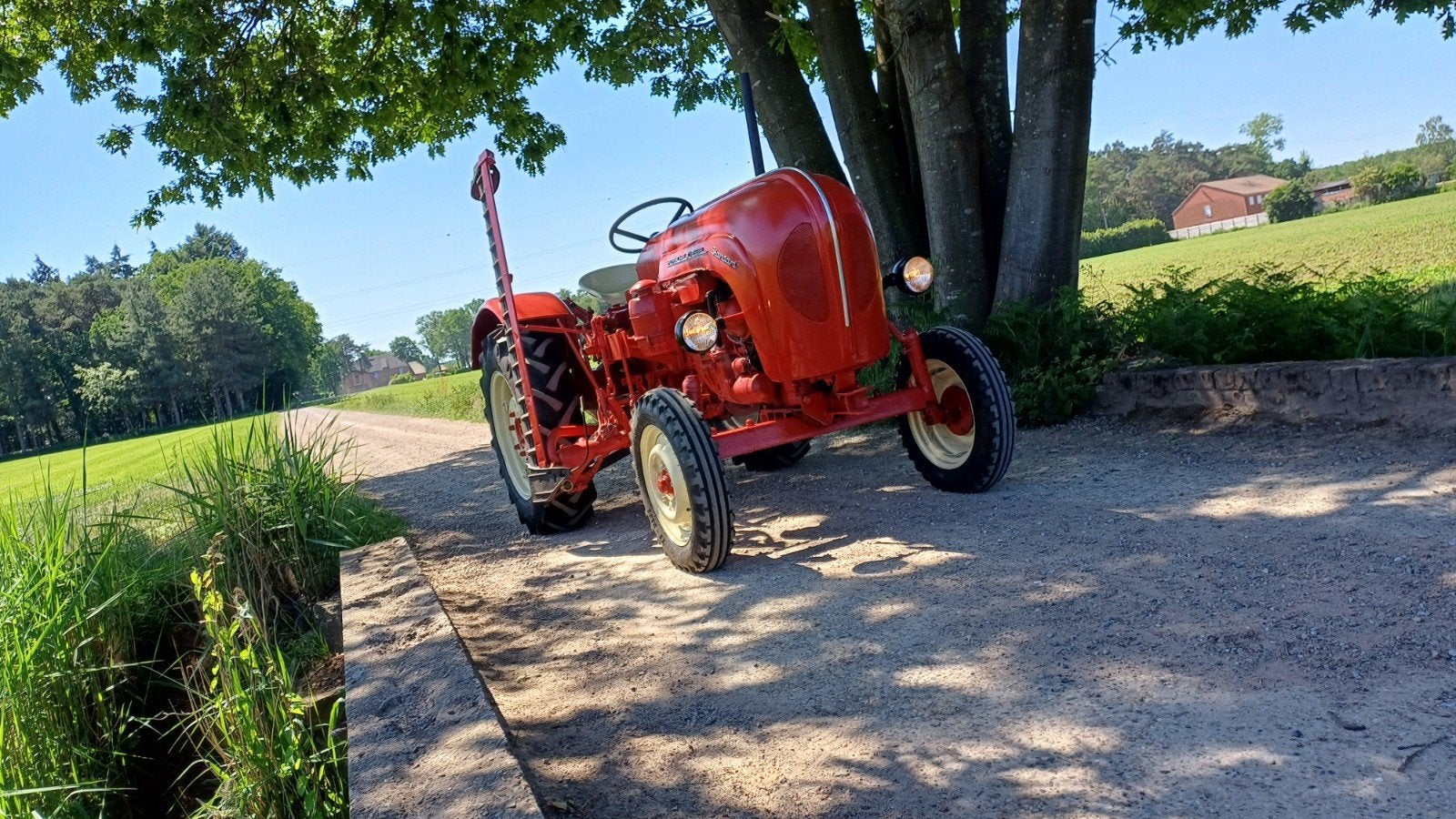 Porsche Diesel 217 tractor 1959 met maaibalk, Ophalen