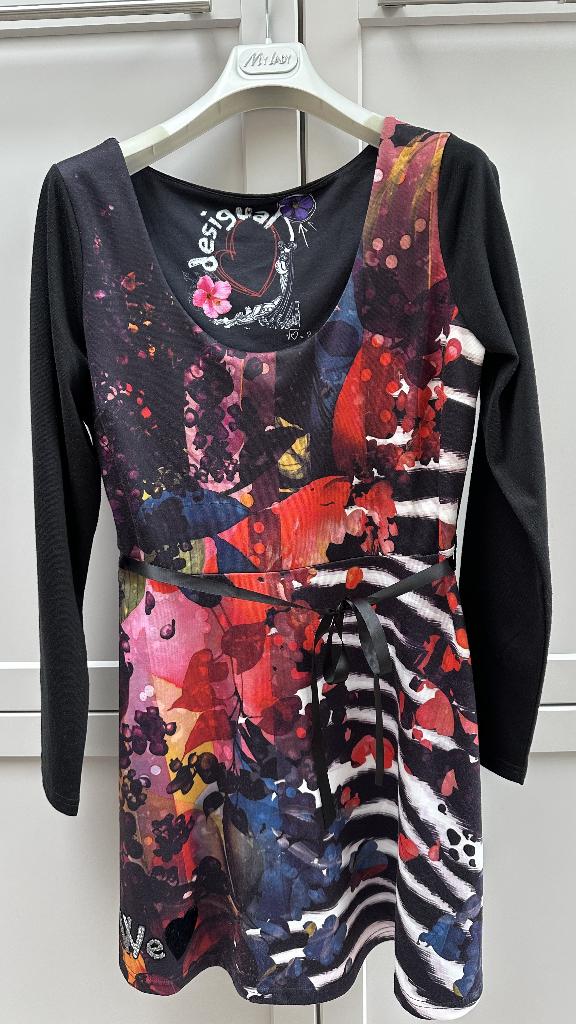 Jurk Desigual zwart/rood XL, Kleding | Dames, Zwart, Maat 46/48 (XL) of groter, Ophalen of Verzenden, Zo goed als nieuw