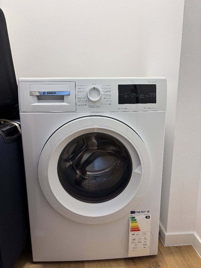 Bosch Serie 4 Wasmachine, zoals nieuw, Ophalen, 1200 tot 1600 toeren, 8 tot 10 kg, Energieklasse A of zuiniger