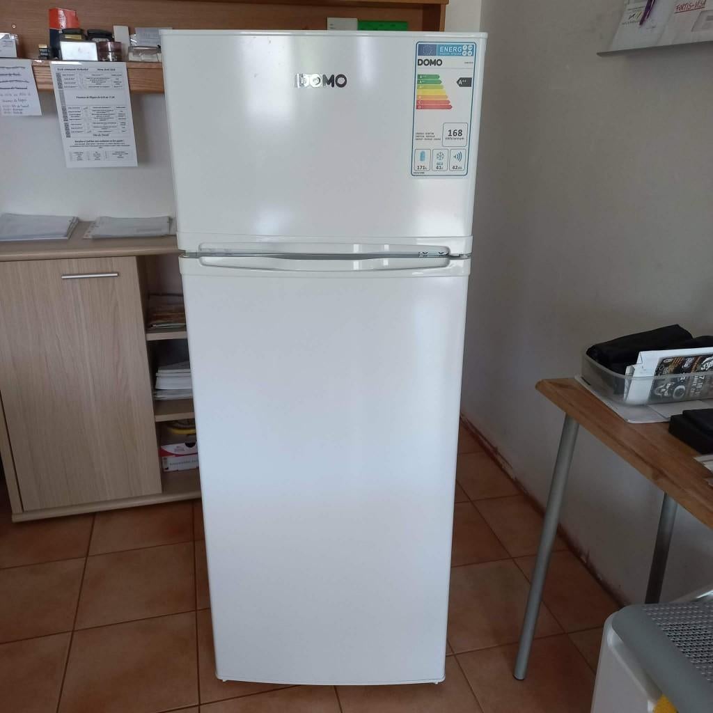 Réfrigérateur/Congélateur COMBI DOMO, Electroménager, Classe énergétique A ou plus économe, Avec compartiment congélateur, Comme neuf