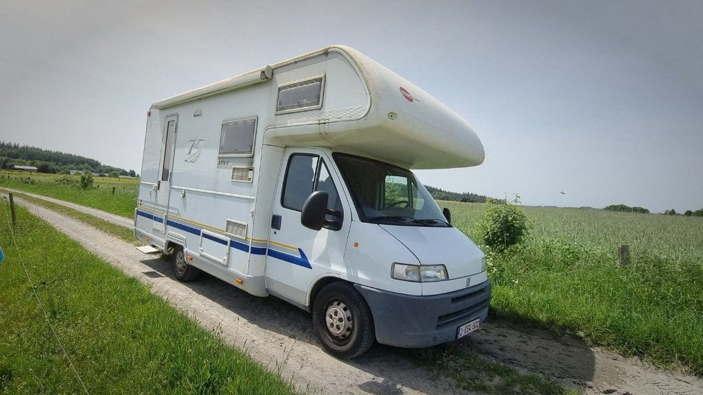Mobilhome Bürstner A576 alkoof 2003, 110.000 km, Caravans en Kamperen, Raamblindering, Alkoof, Fiat, Bestuurdersdeur