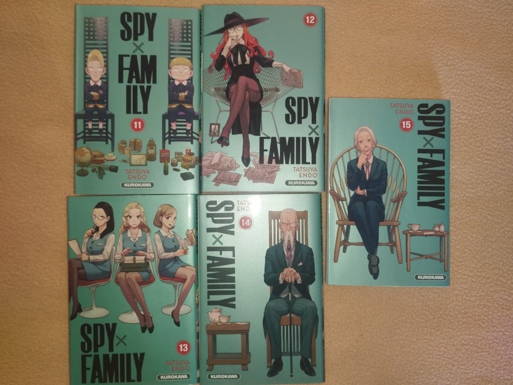 Lot Mangas Spy x Family 11 à 15 (État Neuf), Livres, Série complète ou Série, Enlèvement, Neuf