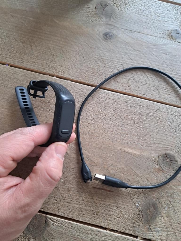 Garmin vivosmart 5, Handtassen en Accessoires, Sporthorloges, Ophalen