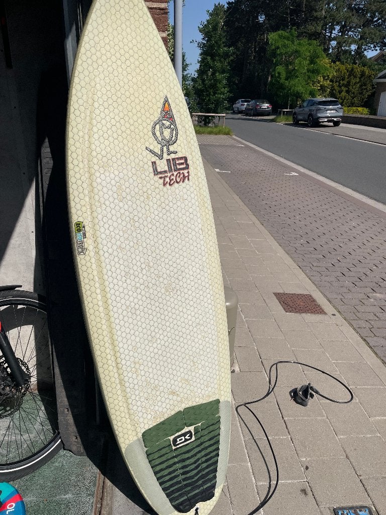 Surfboard intermediate waves (leash incl.), Ophalen, Gebruikt, Shortboard, Met koord