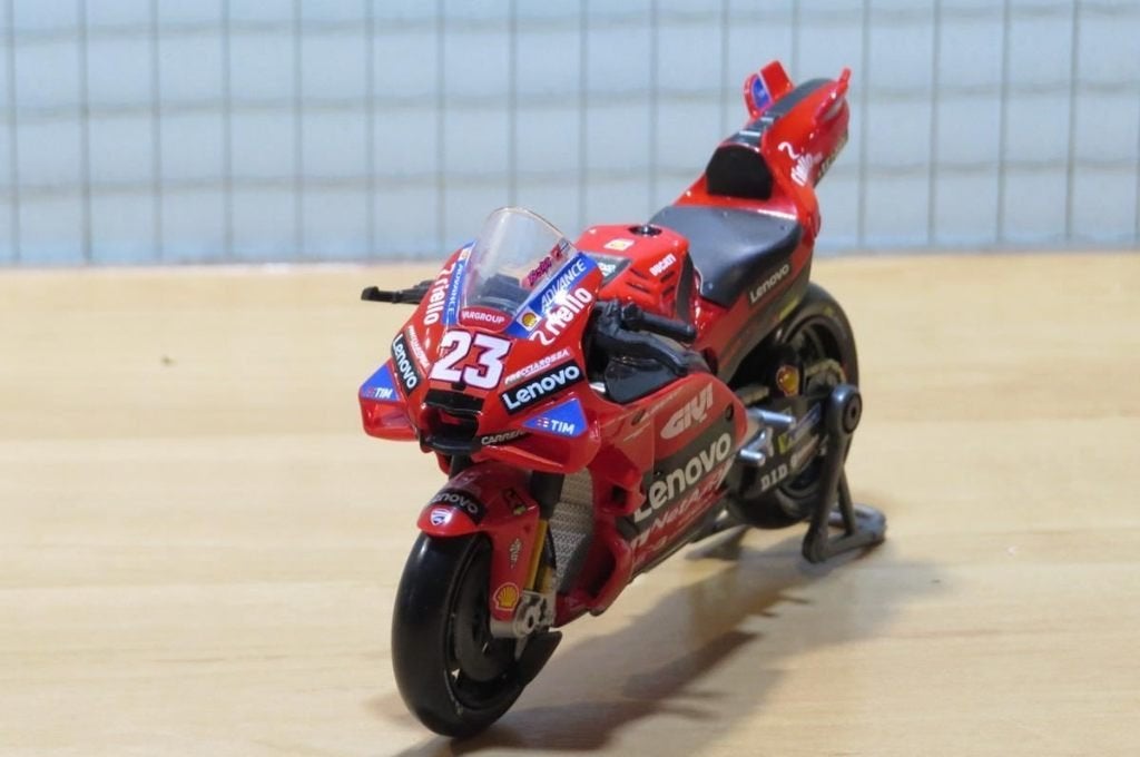 Enea Bastianini Ducati Lenovo Desmosedici 2024 1:18 maisto, Enlèvement ou Envoi, Neuf, Moteur, Maisto