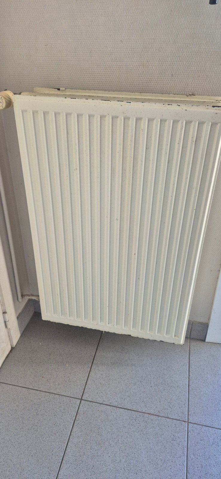 4 stalen paneelradiatoren + thermostaatkranen +beugel, Ophalen